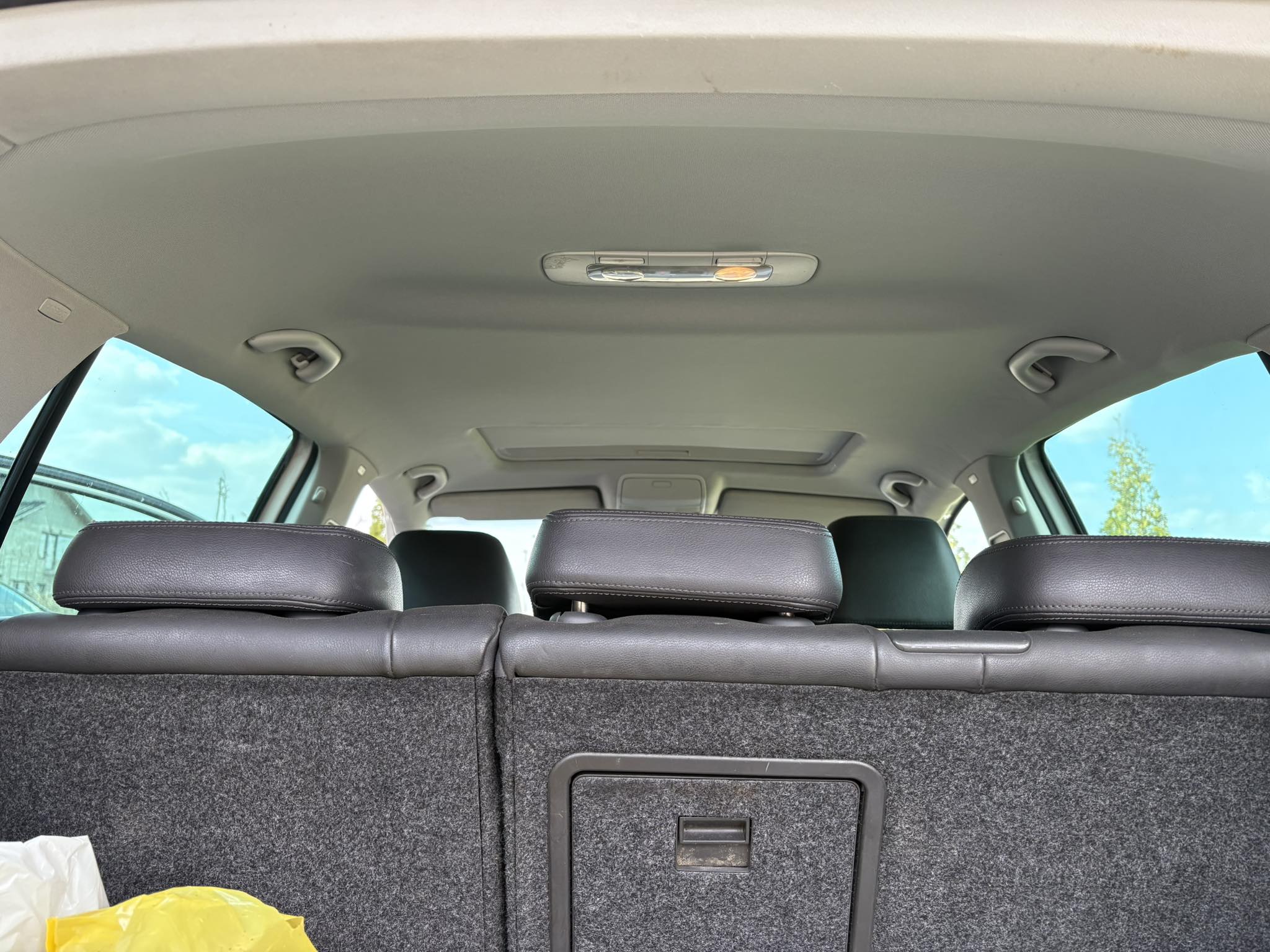 Retapitare plafon VW Golf V